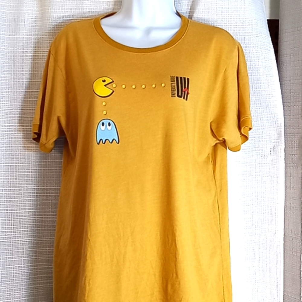 Alternative Vintage Soft Pac Man TShirt. Gem